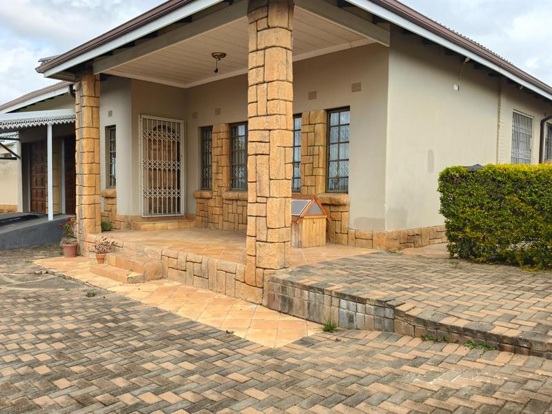 7 Bedroom Property for Sale in Southernwood Eastern Cape